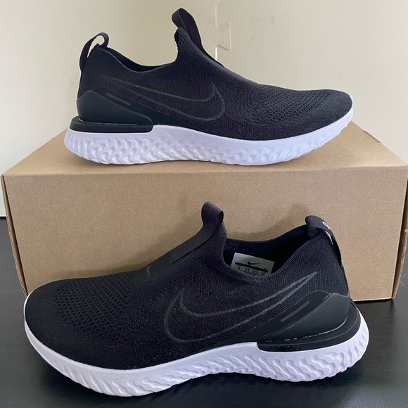 nike epic phantom react flyknit black white